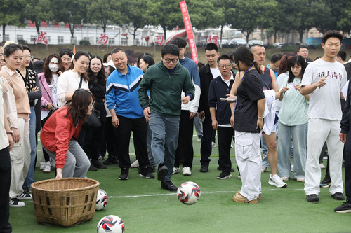 踢球.jpg
